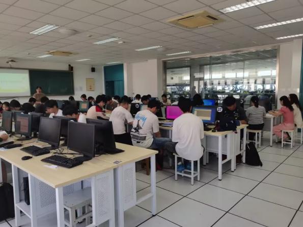 62D8769E65B25412A5E00C29F07563BC